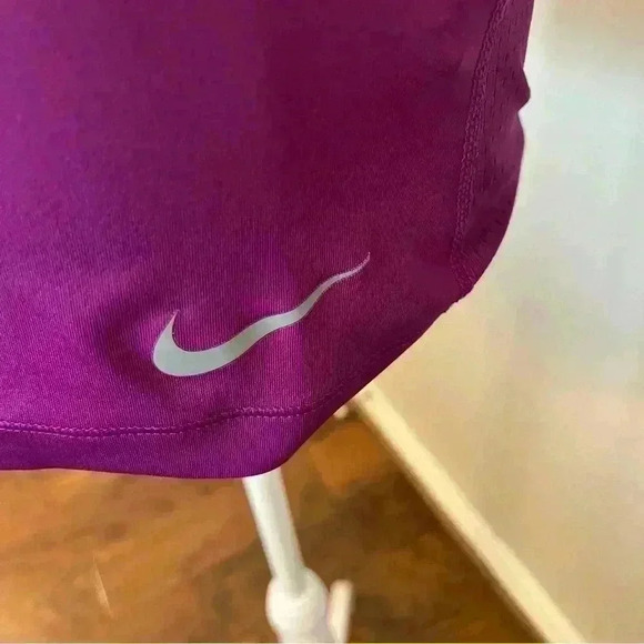 Nike Running Violet Mesh Back Short Sleeve Shirt Women's Size Medium - Picture 3 of 12